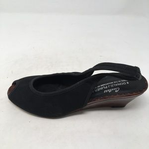 DONALD PLINER BLACK WEDGE HEELS 6M